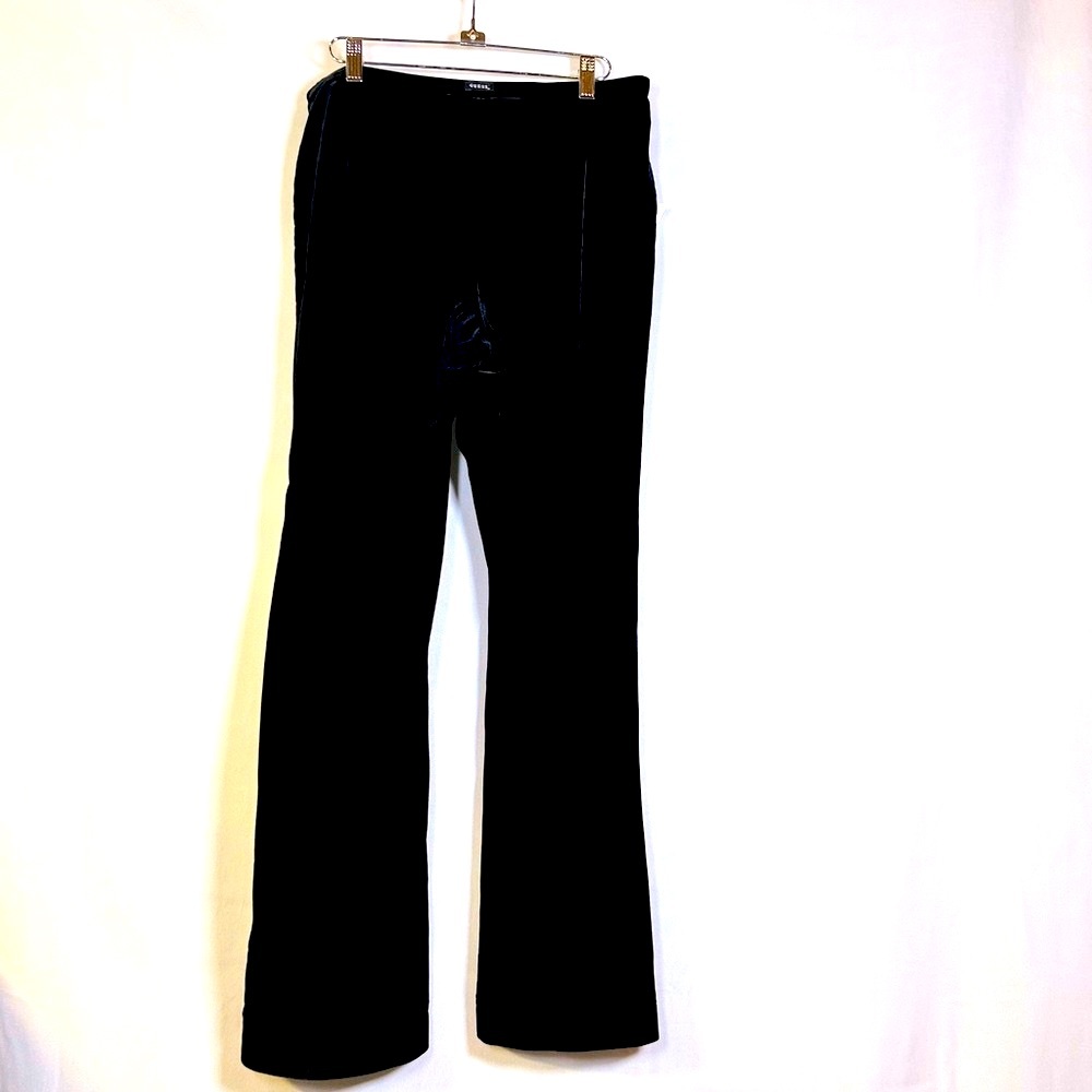 Women’s Guess Jeans Black Velvet casual pull on pants. Size L
